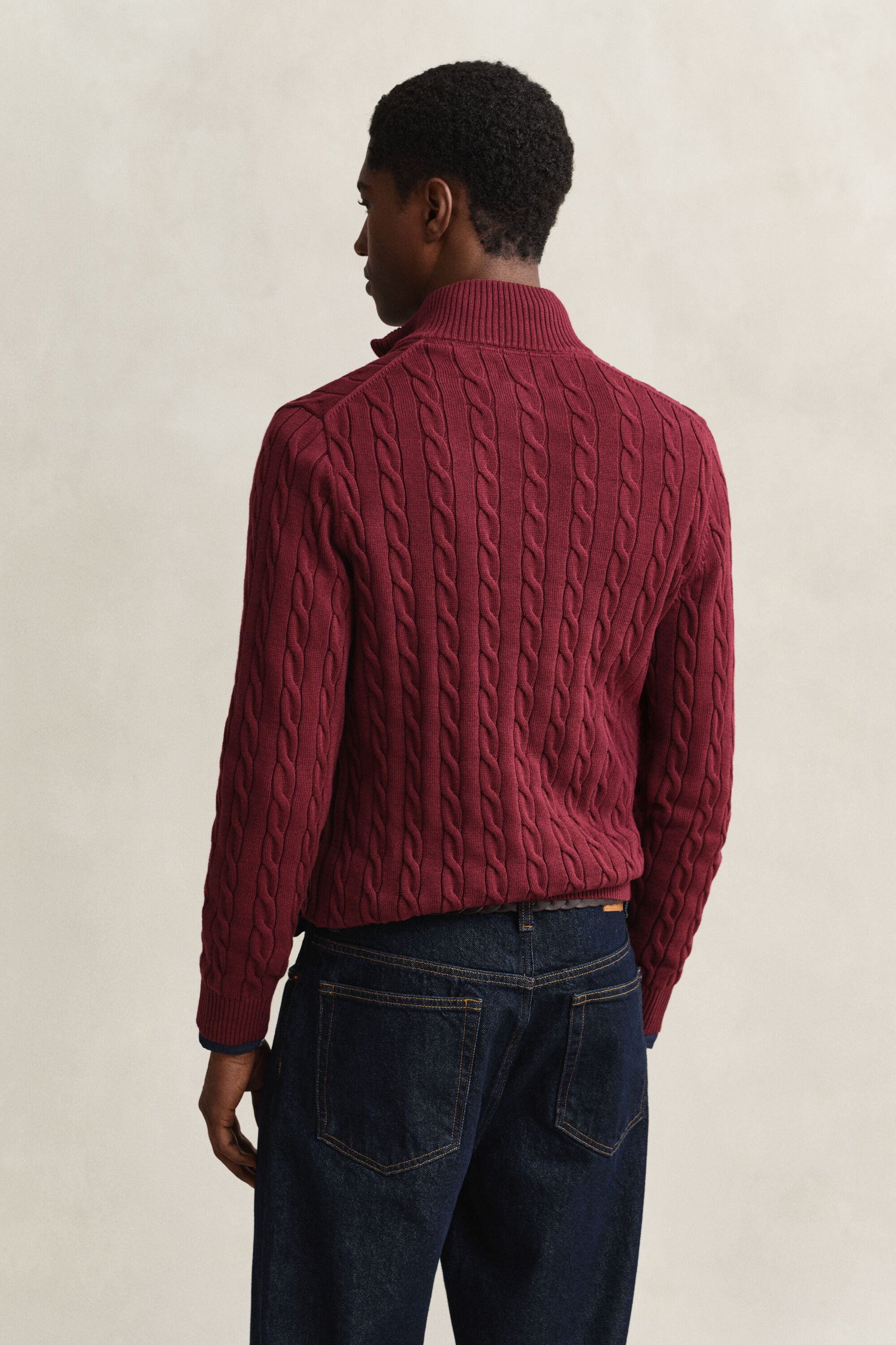 Kabelstrikket sweater af bomuld med halv lynlås