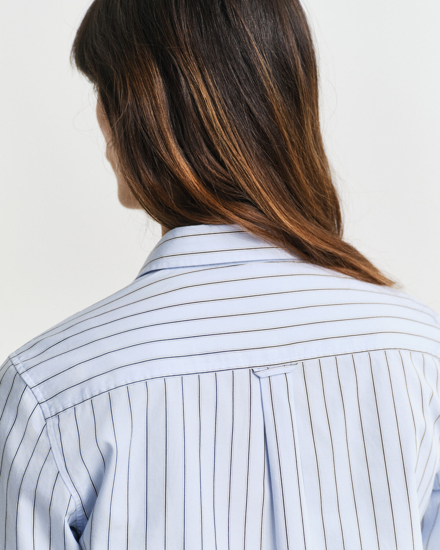 Regular fit poplin skjorte med tynde striber