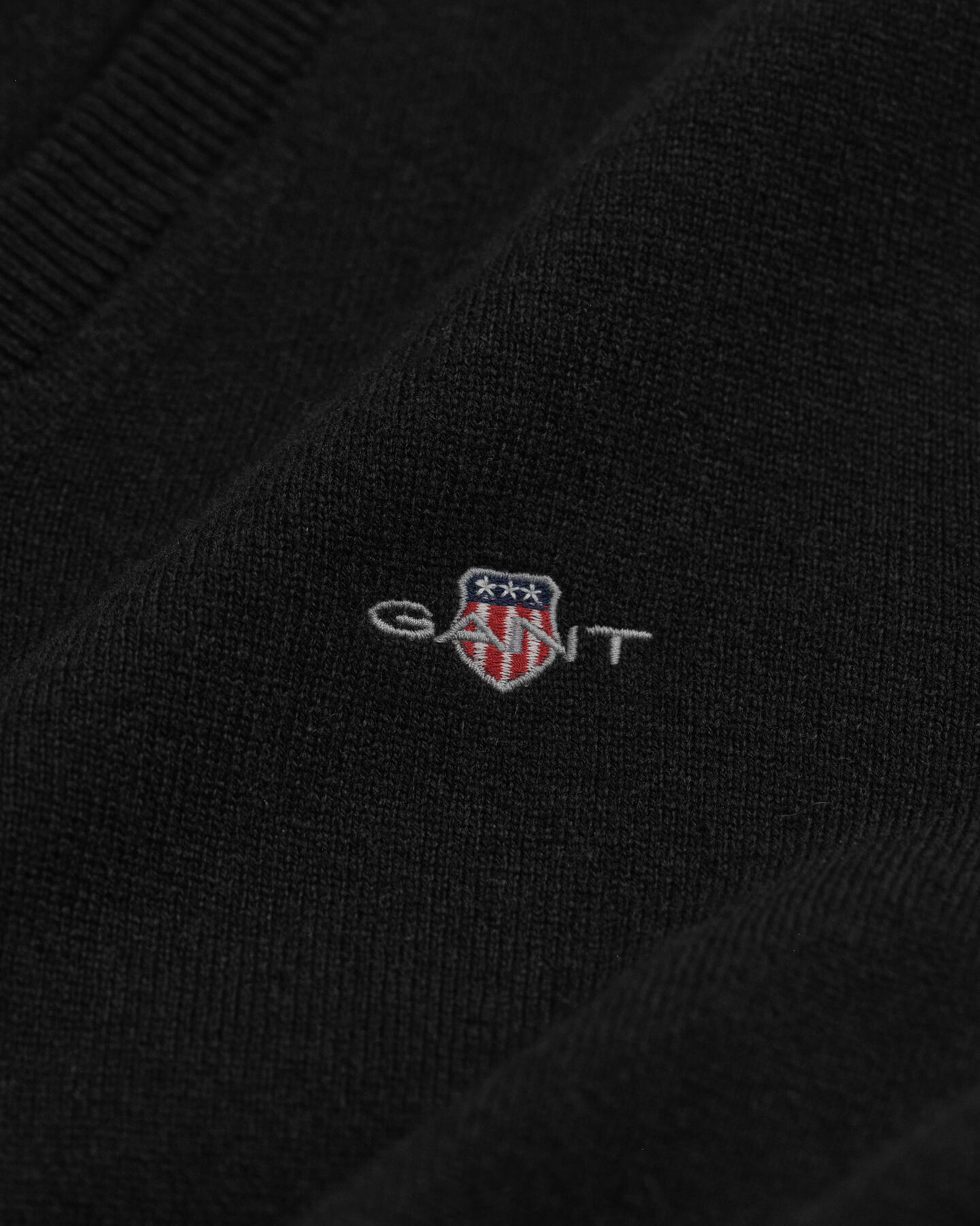 Sweater med V-hals af ekstra fin lammeuld