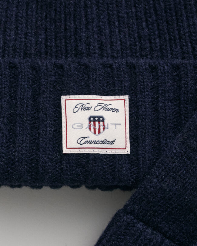 Gavesæt med beanie og handsker