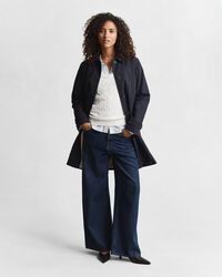 Kabelstrikket sweater af strækbomuld med V-hals