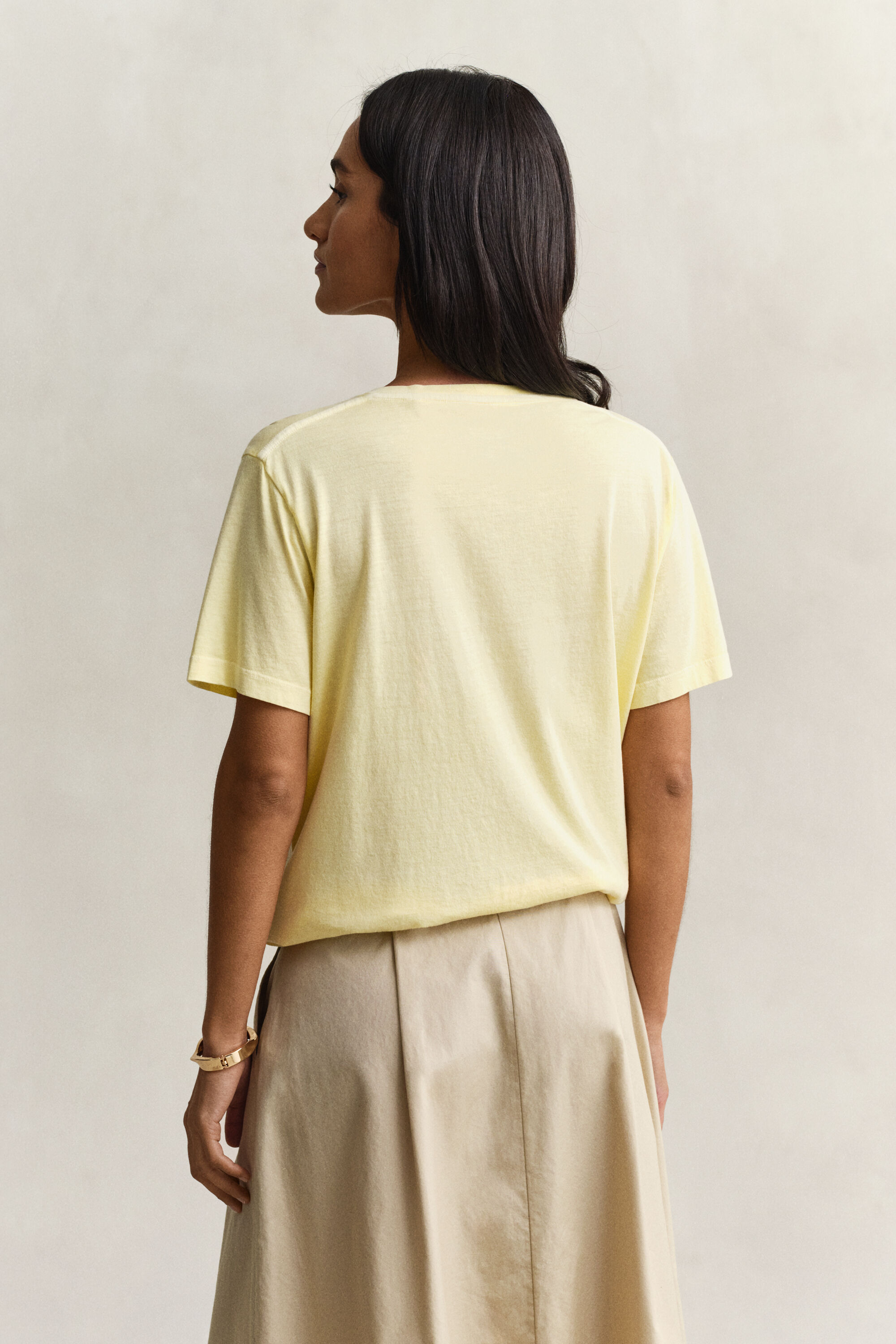 Vasket Shield T-shirt med V-hals