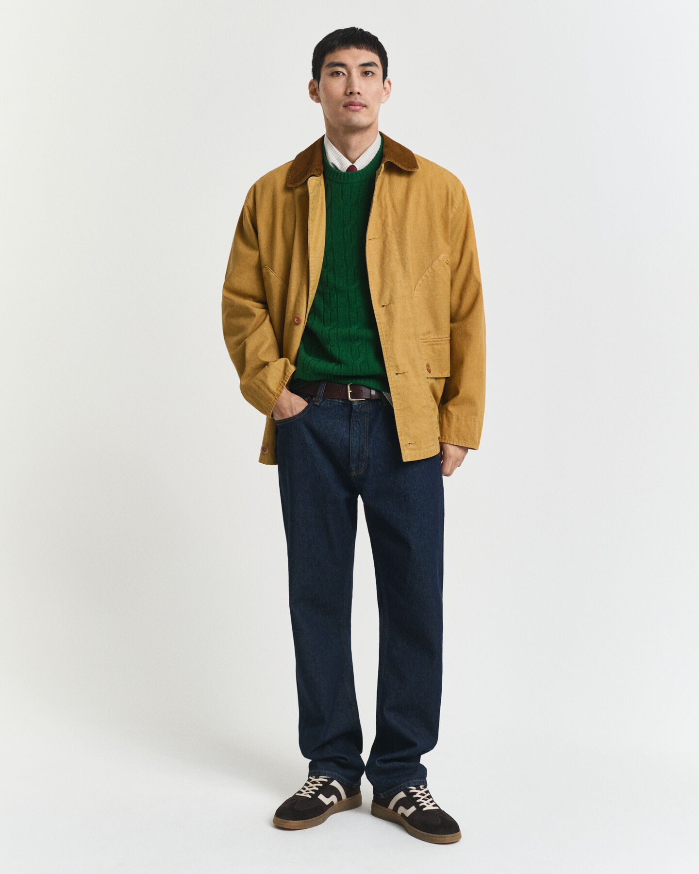 Crewneck sweater af lammeuld med kabelstrik