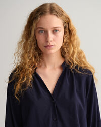 Bluse med stående krave