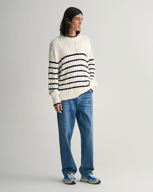 Stribet crewneck sweater med kabelstrik