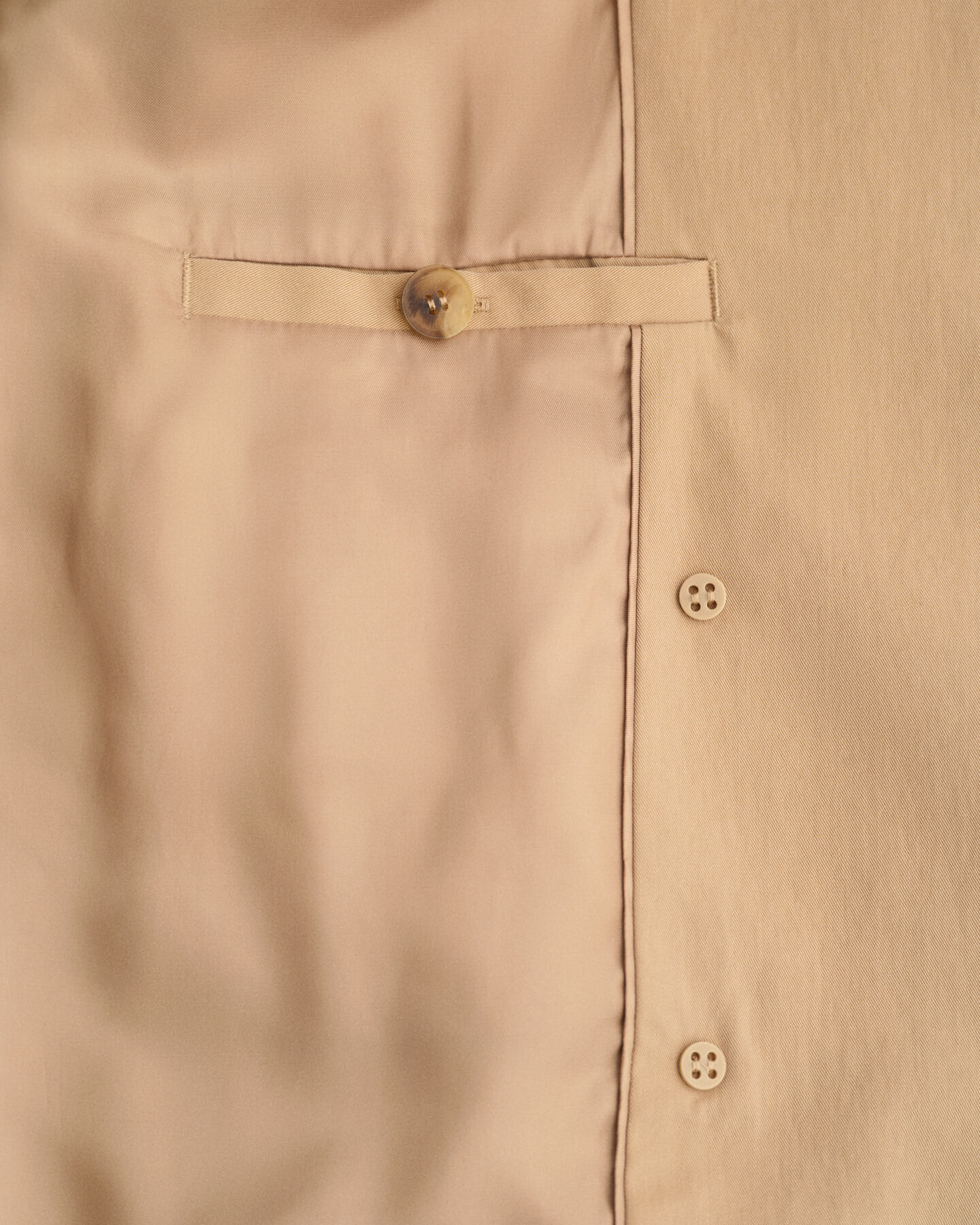 Trenchjakke i mellemlængde