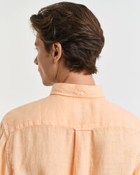 Regular fit garment-dyed hørskjorte