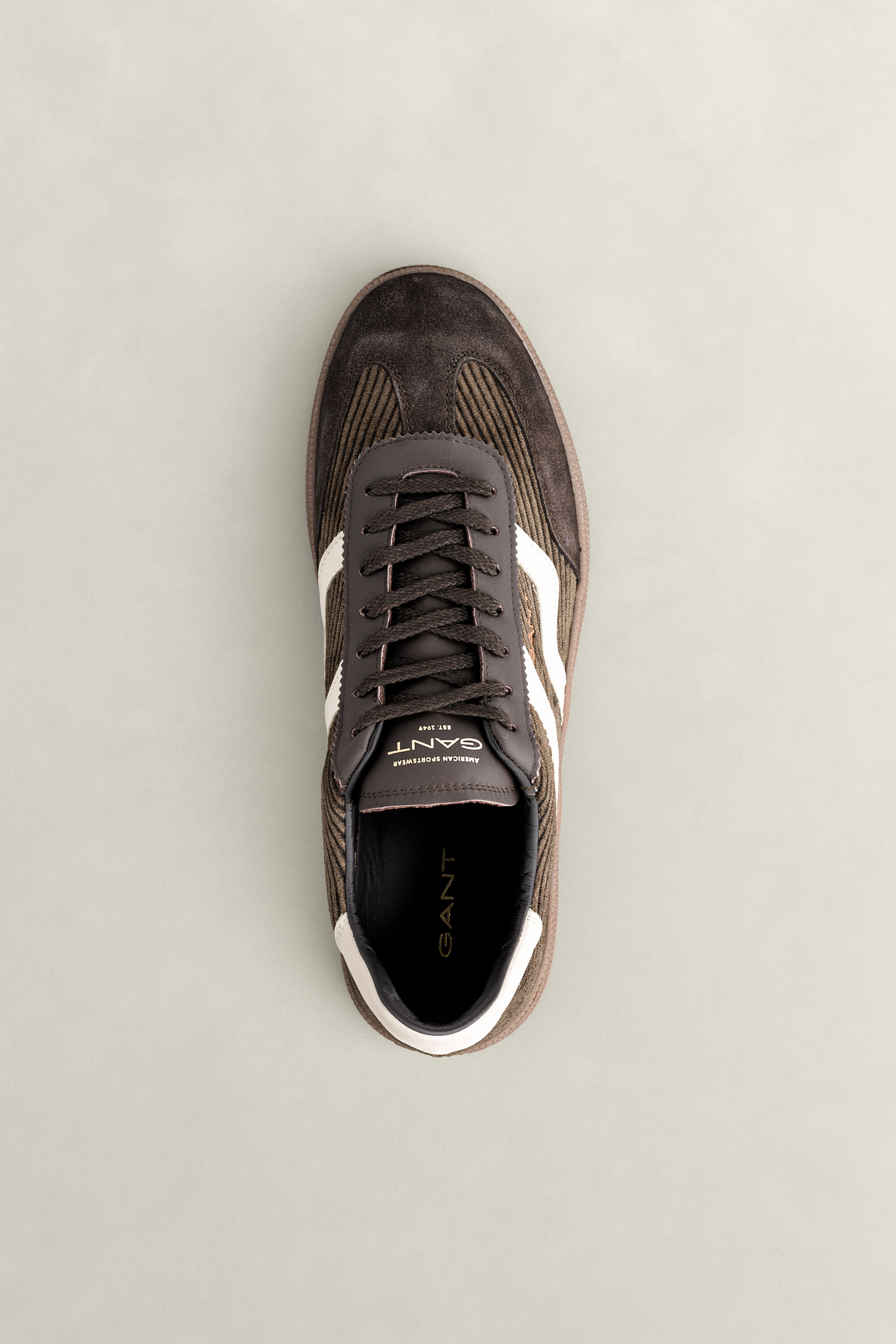 Cuzmo sneakers i jernbanefløjl