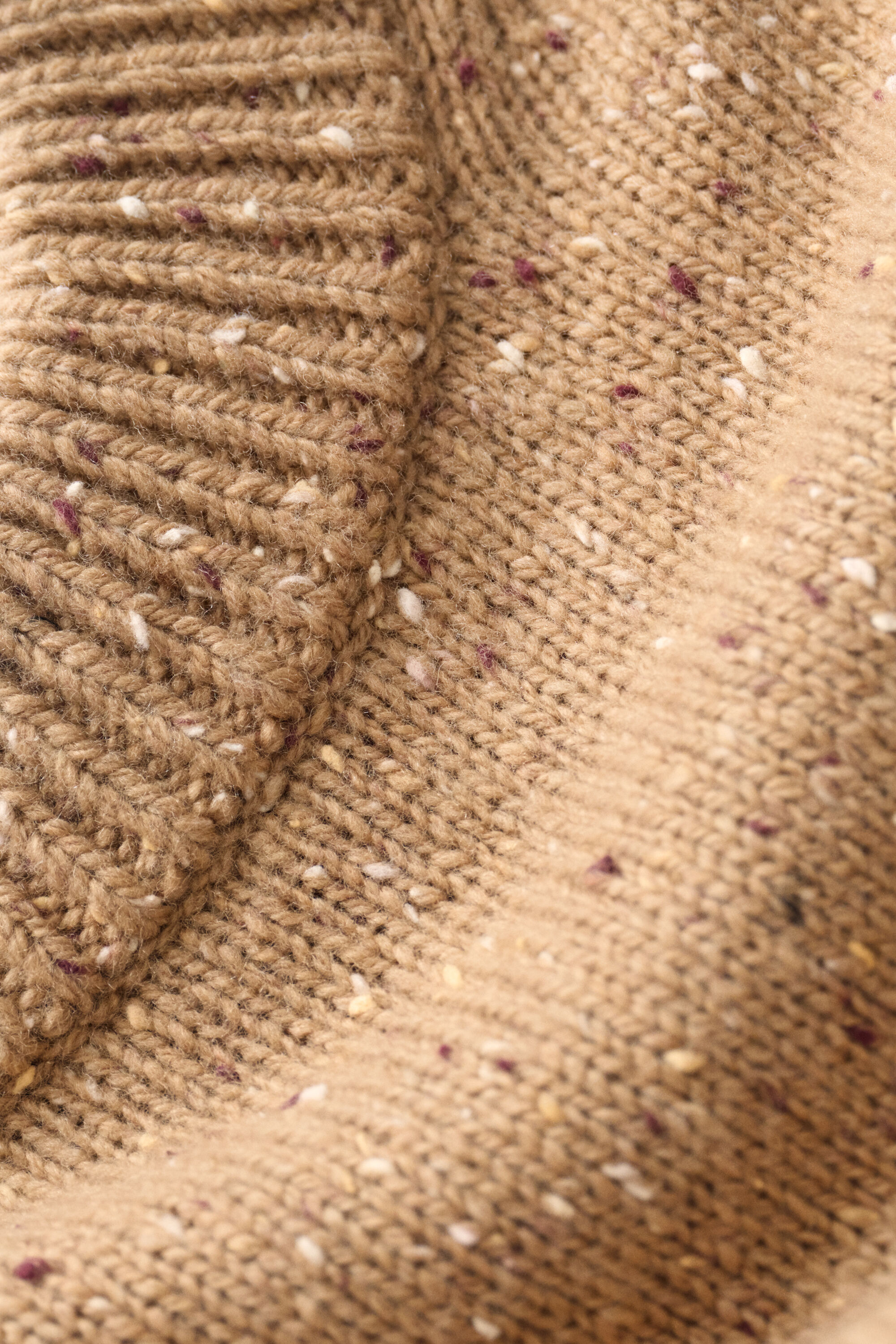 Sweater i uldblanding med nister
