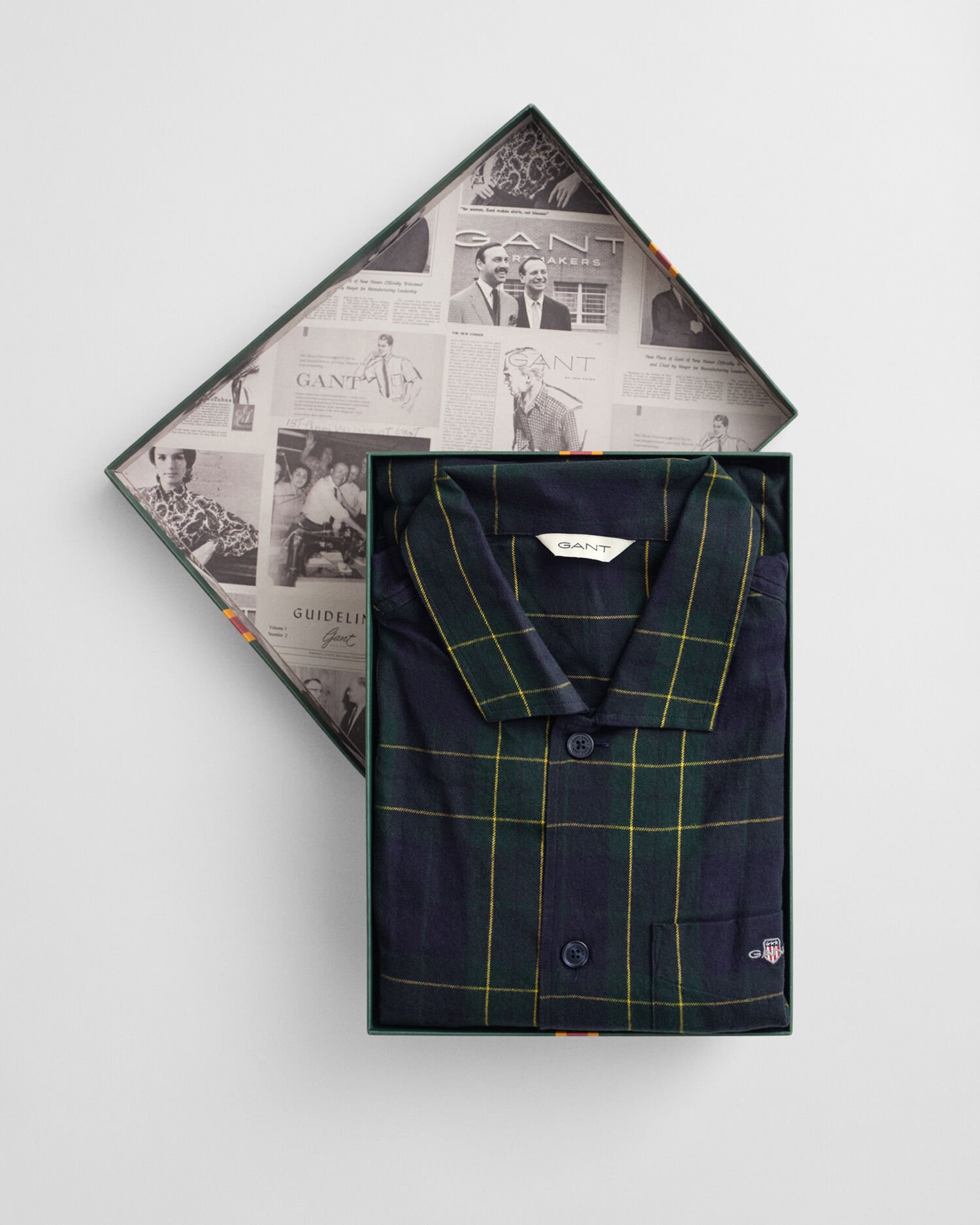 Ternet pyjamassæt af flannel i gaveæske