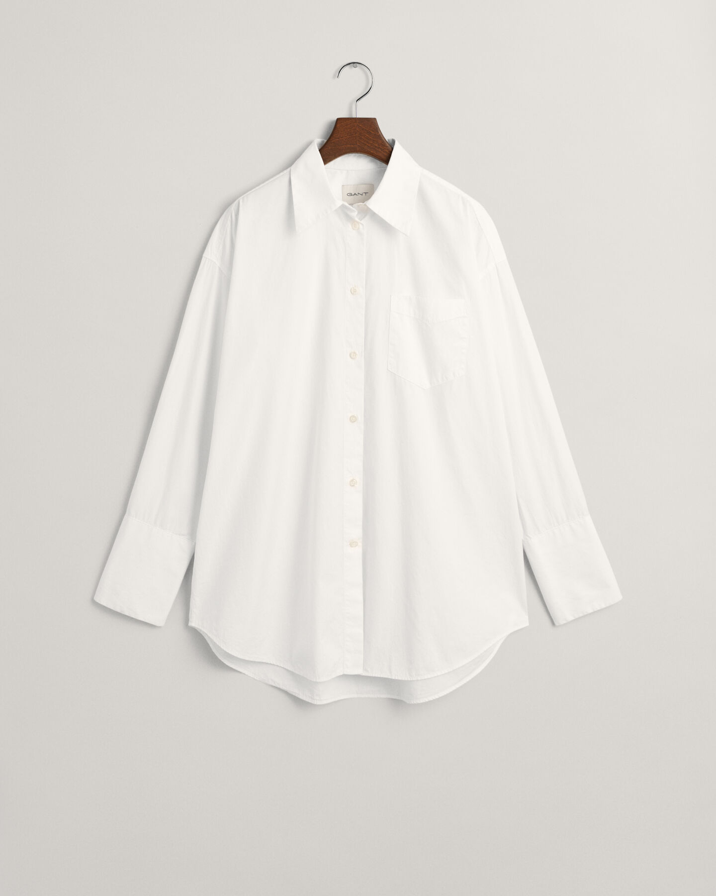 Oversized poplinskjorte med høje manchetter