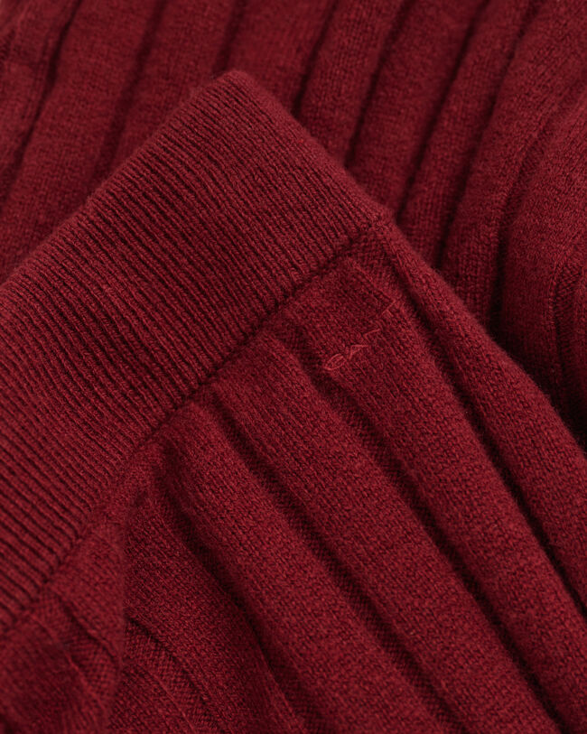 Bred ribstrikket nederdel af uld