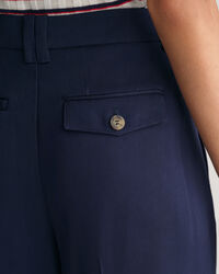 Loose fit lavtaljede chinobukser med brede ben