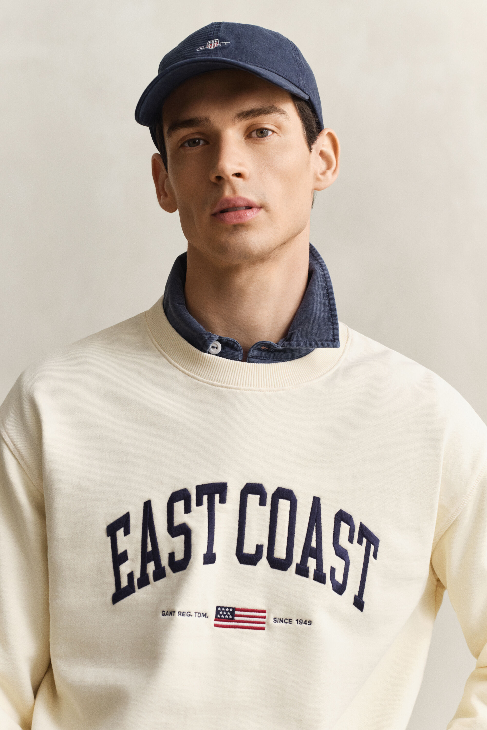 Sweatshirt med spray-grafik