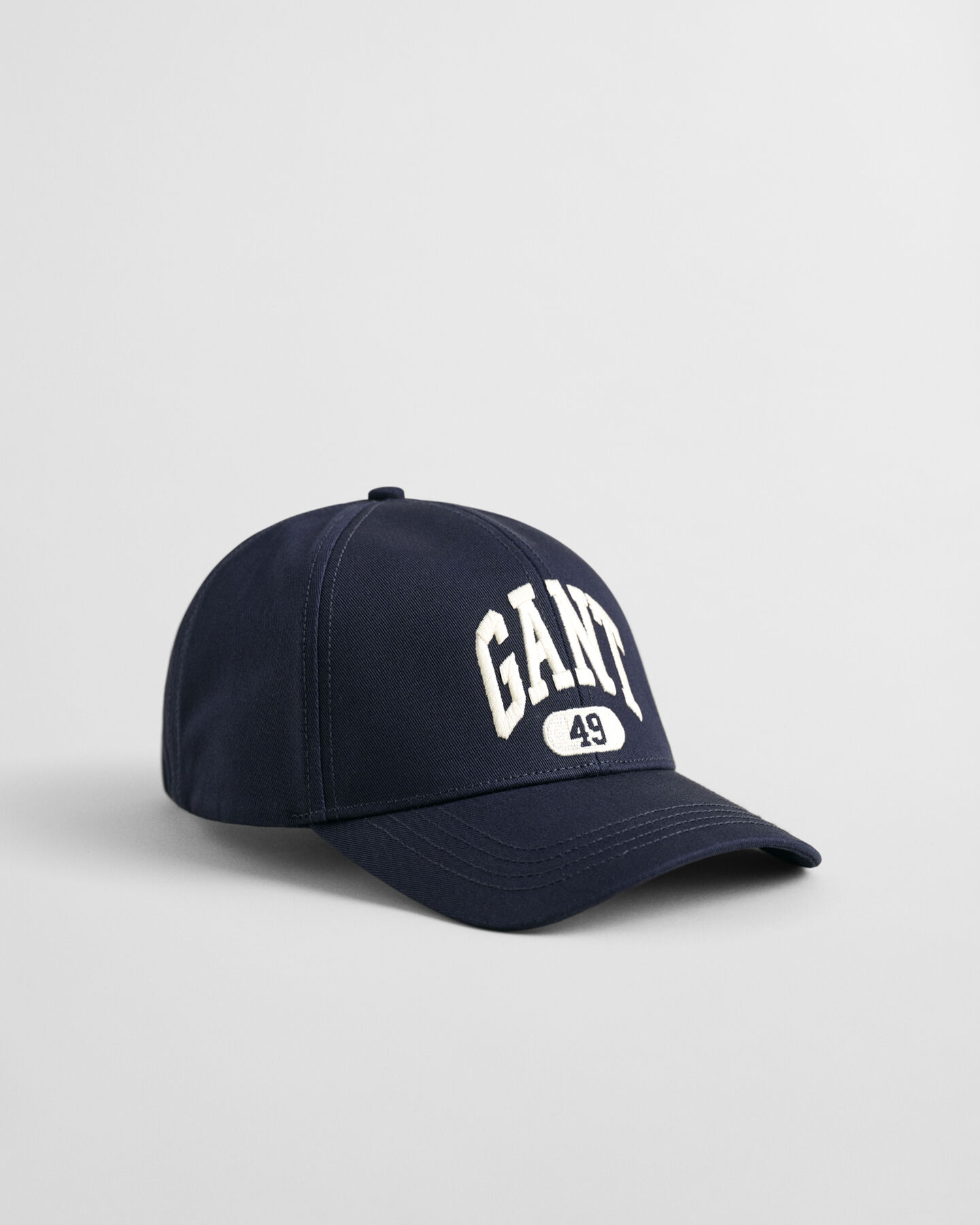 Baseball cap med GANT 49 Arch-grafik