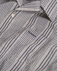 Relaxed fit ternet Seersucker skjorte med korte &aelig;rmer