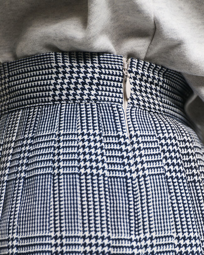 Plisseret nederdel med ternet tryk