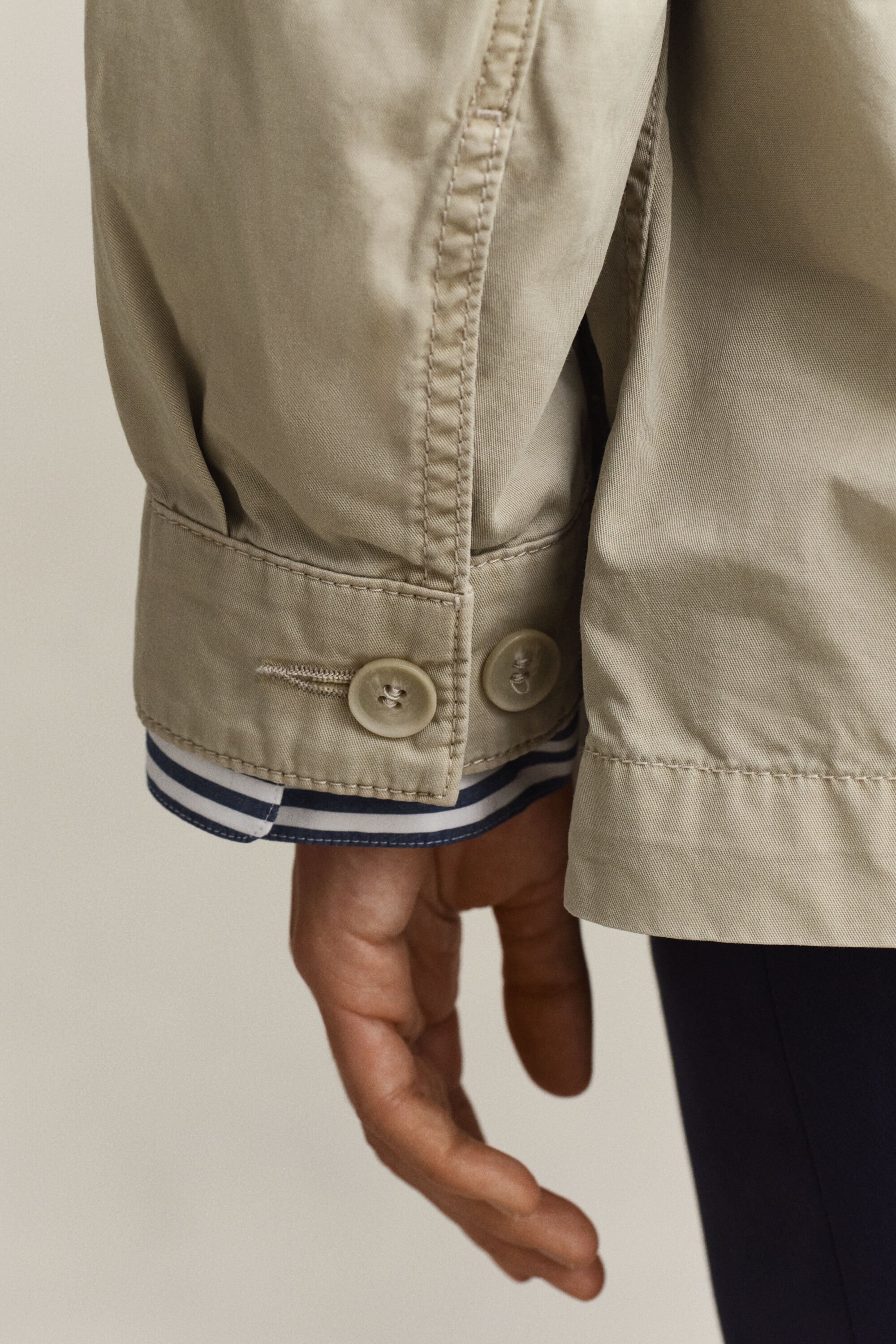 Feltjakke med bælte