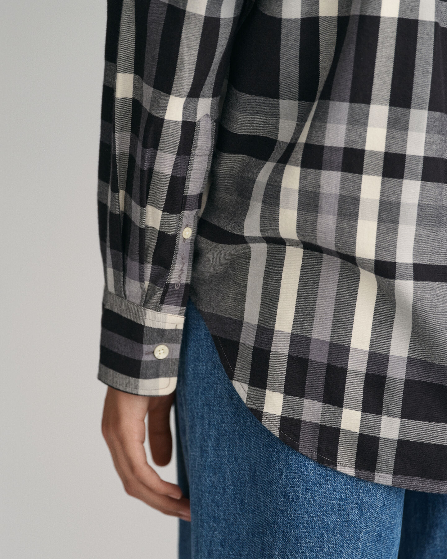 Relaxed fit ternet flannelskjorte