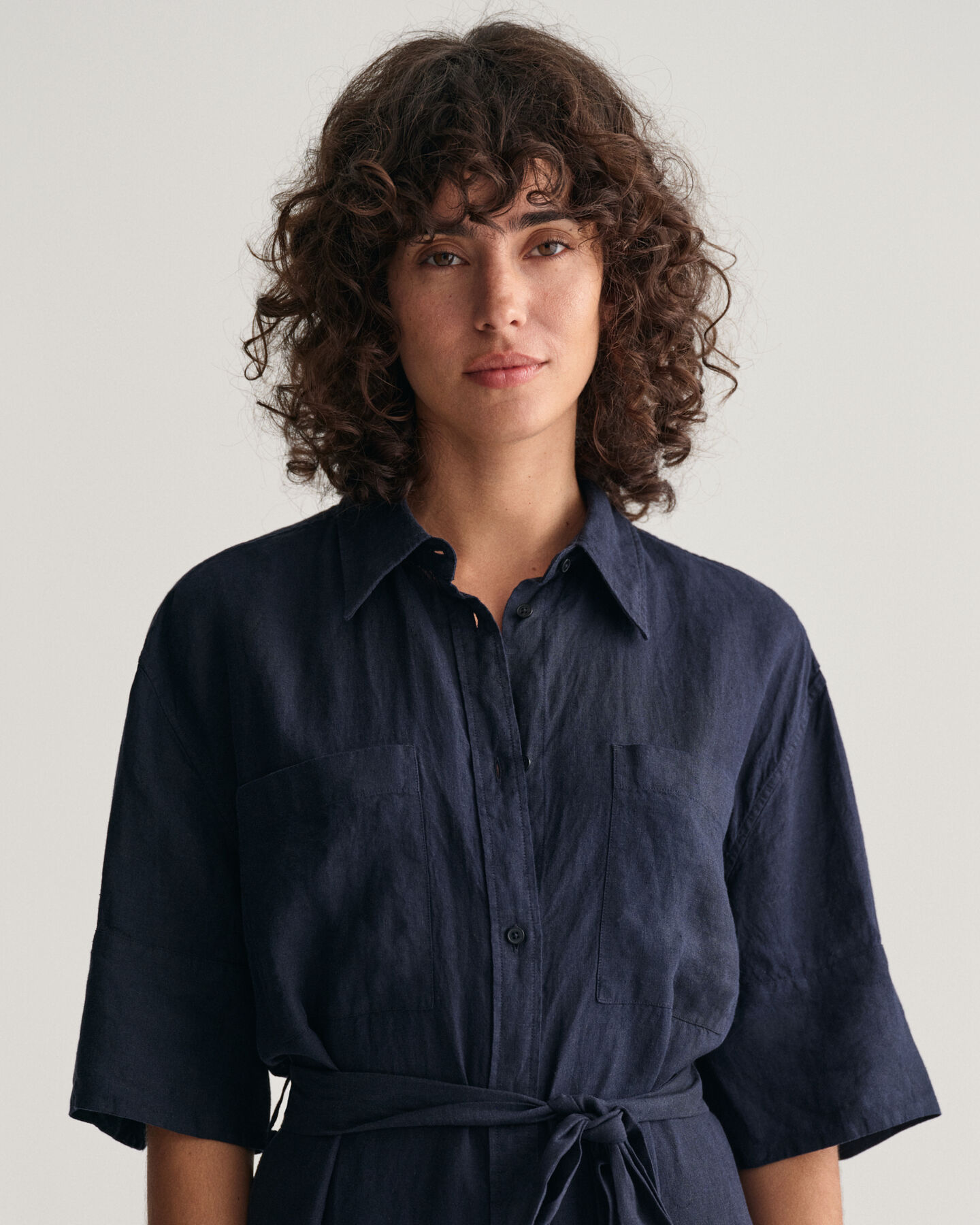 Skjortekjole af h&oslash;r med korte &aelig;rmer