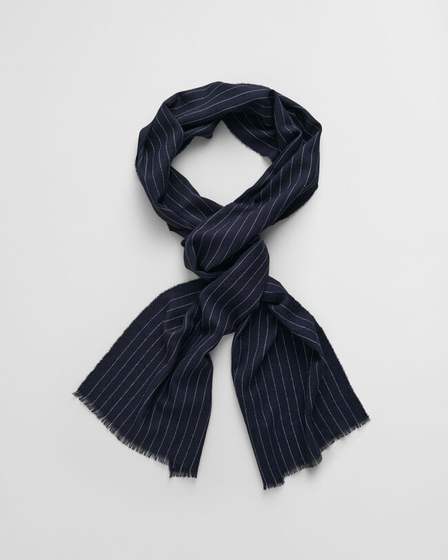 Nålestribet halstørklæde af ekstra fin merinould