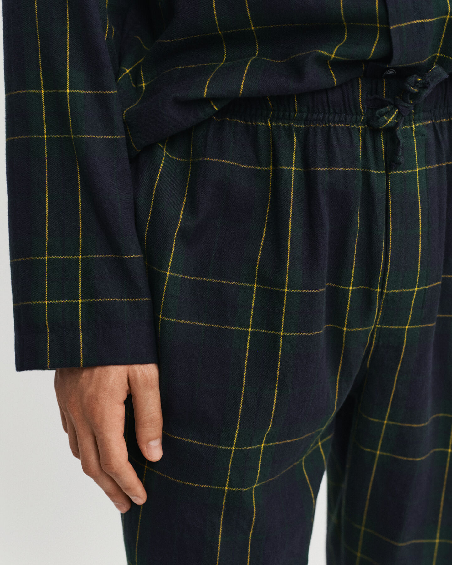 Ternet pyjamassæt af flannel i gaveæske