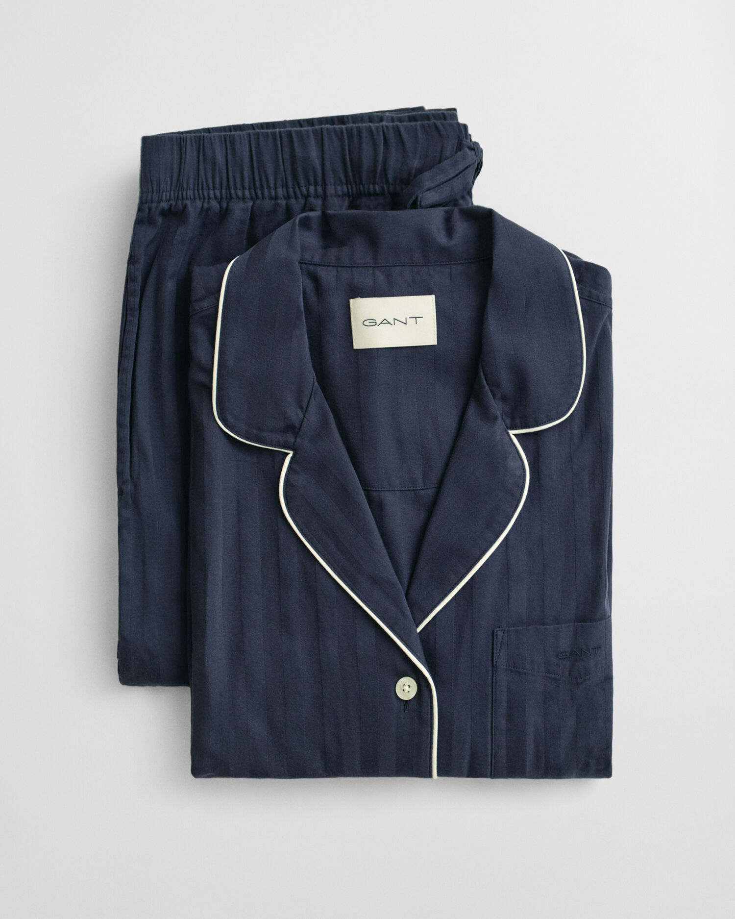 Pyjamassæt af satin med striber i gaveæske