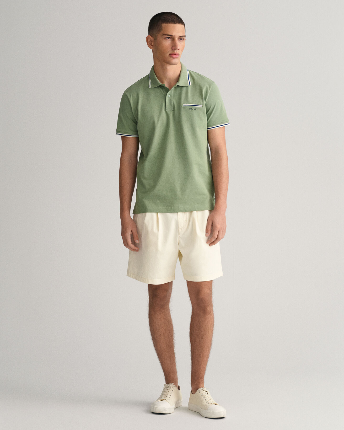 Piqu&eacute; poloskjorte med 3-farvede striber