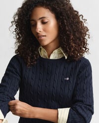 Crewneck sweater af strækbomuld med kabelstrik