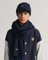 Teens beanie og halst&oslash;rkl&aelig;de i gave&aelig;ske