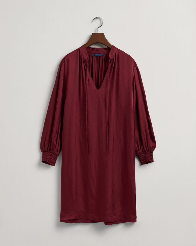 Kjole med stående krave