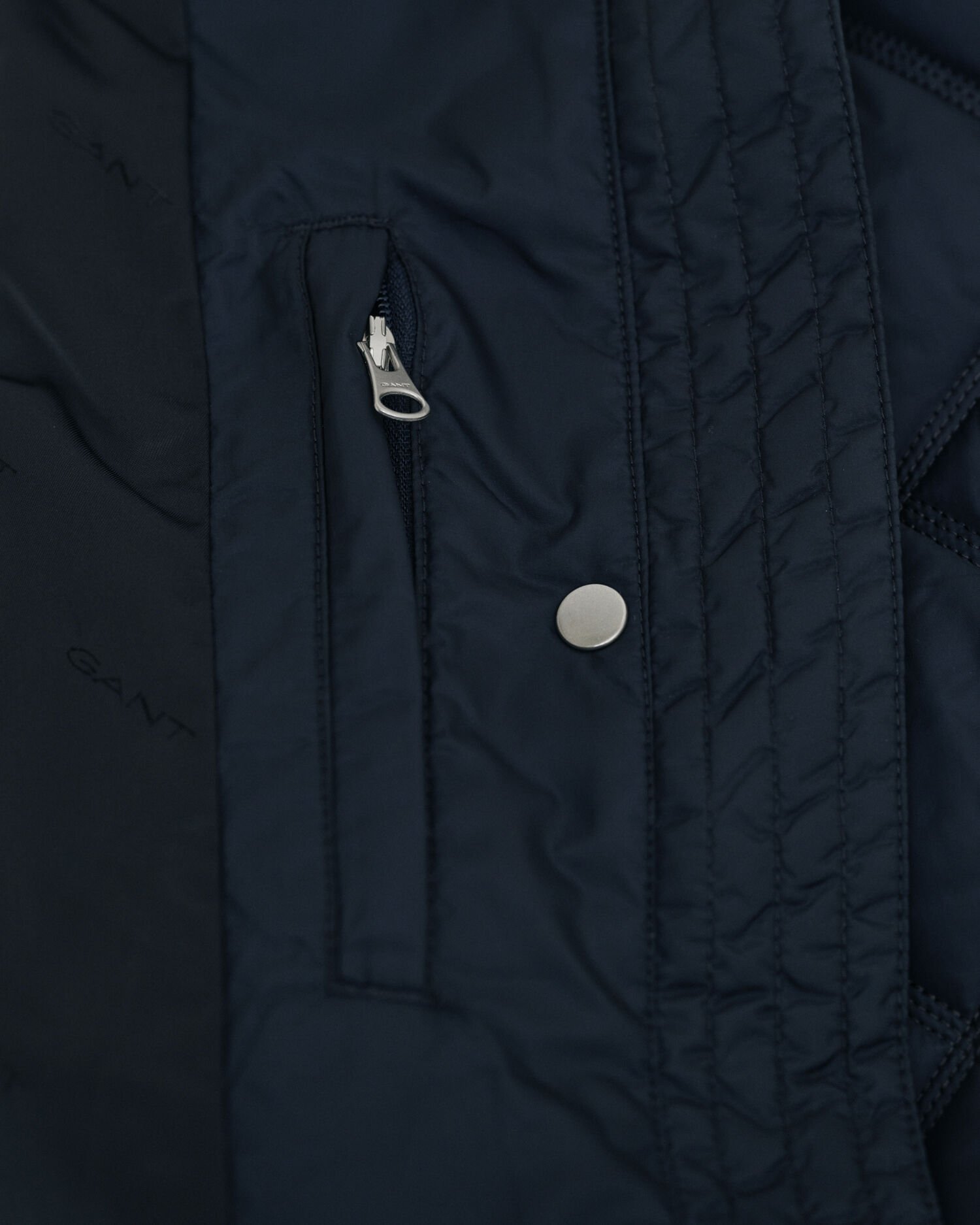 Quiltet frakke med kanter i jernbanefløjl