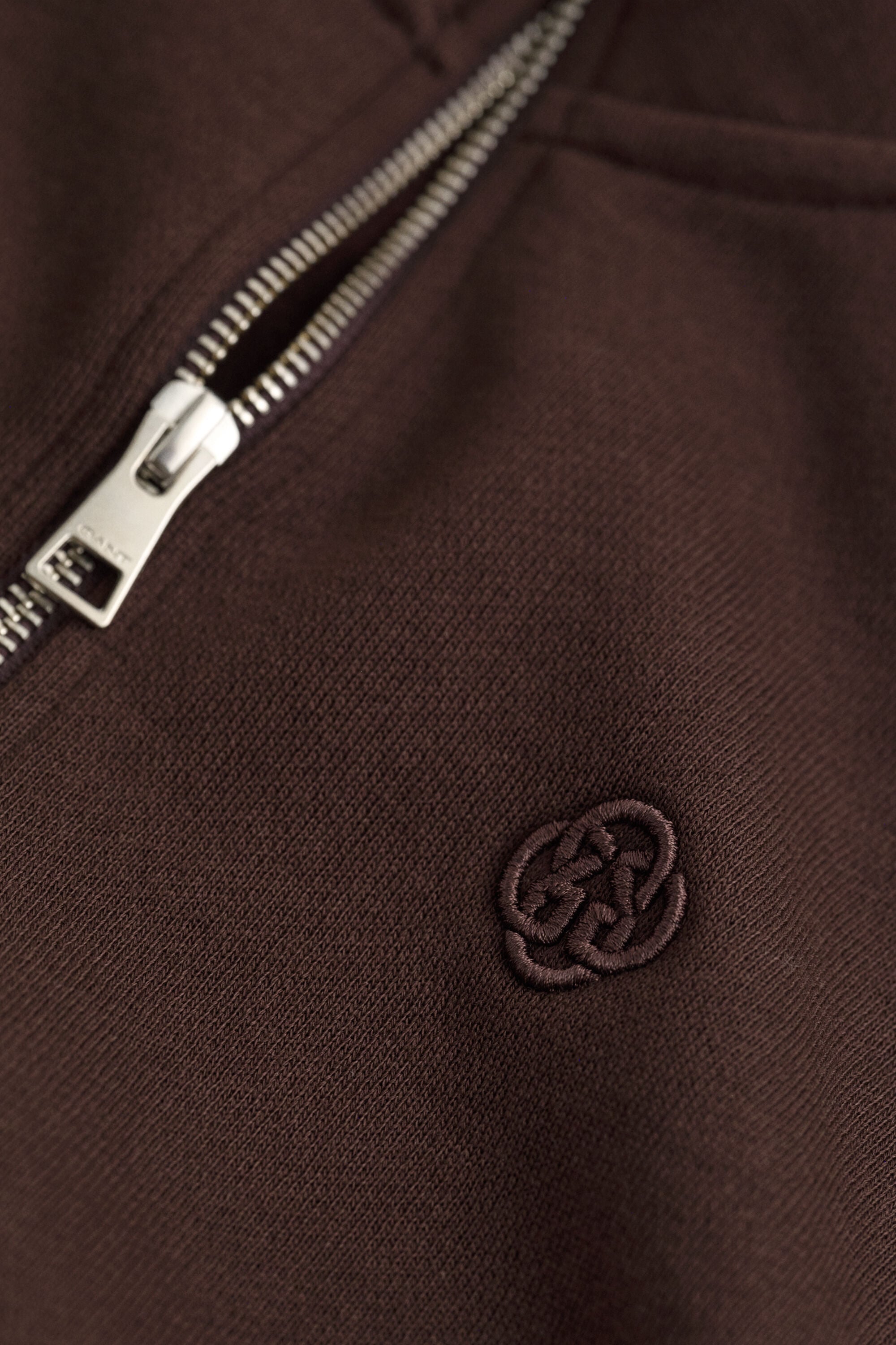 Broderet sweatshirt med halv lynlås