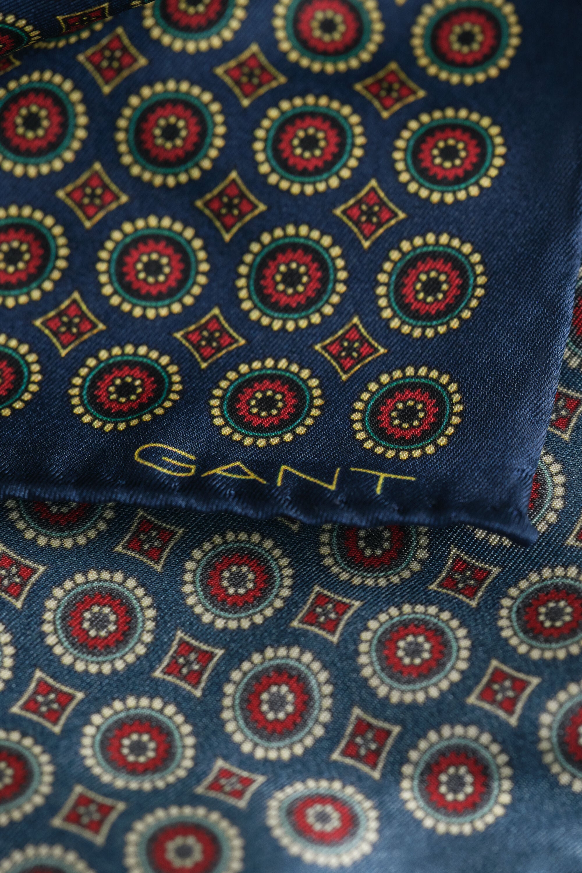 Lommetørklæde med foulard-tryk