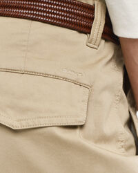 Relaxed fit cargoshorts af twill