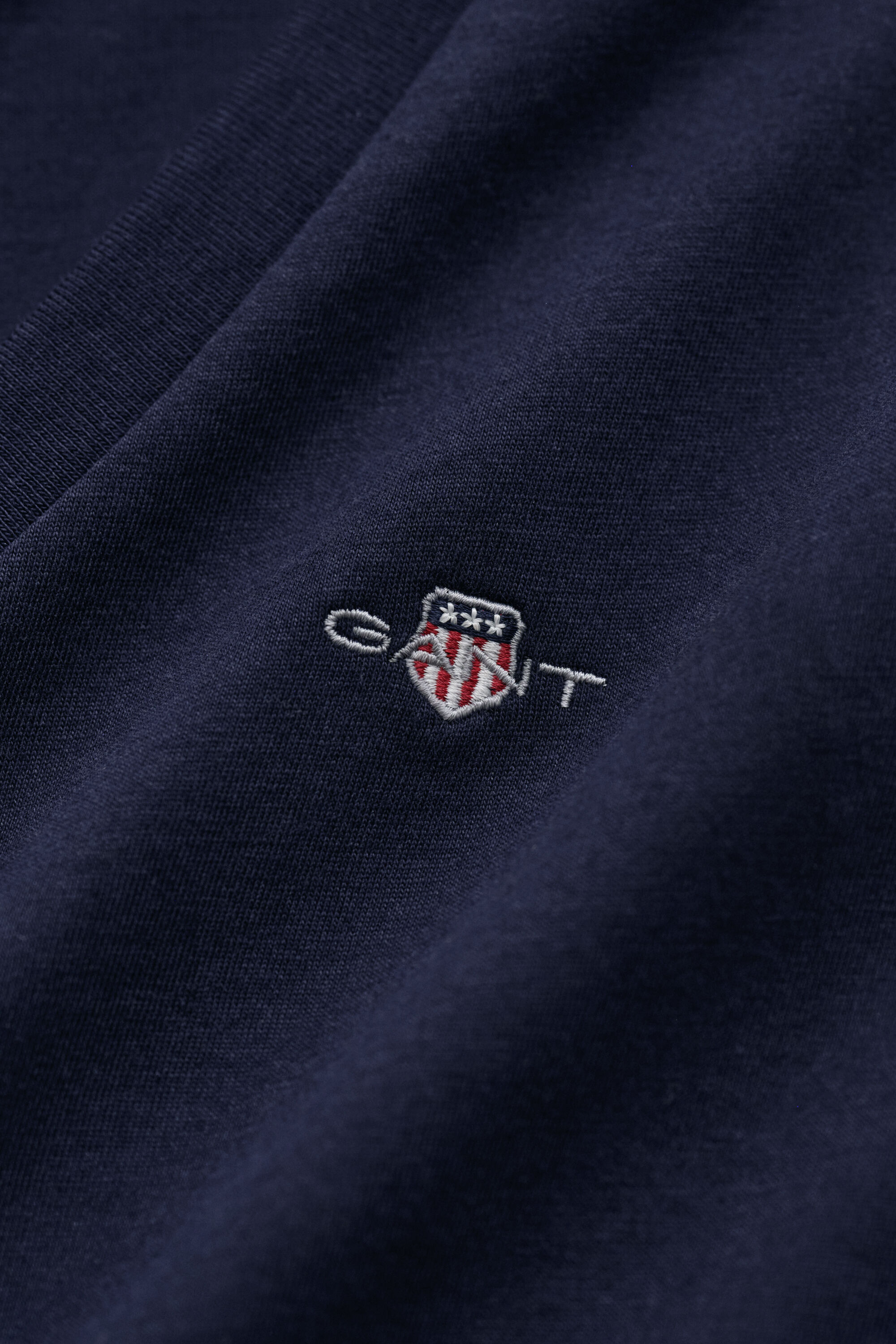 Shield T-shirt med V-hals