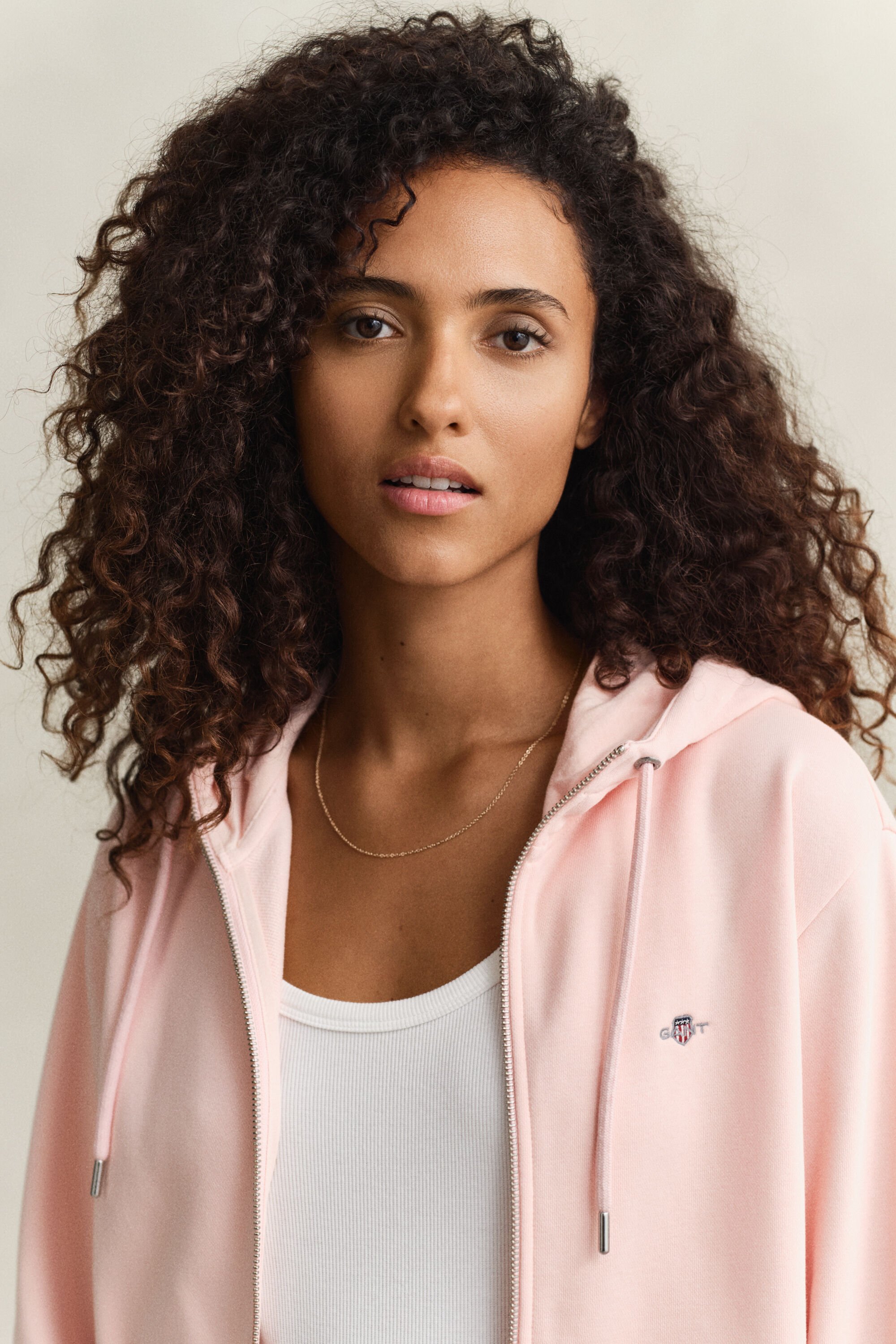 Shield hættetrøje med lynlås