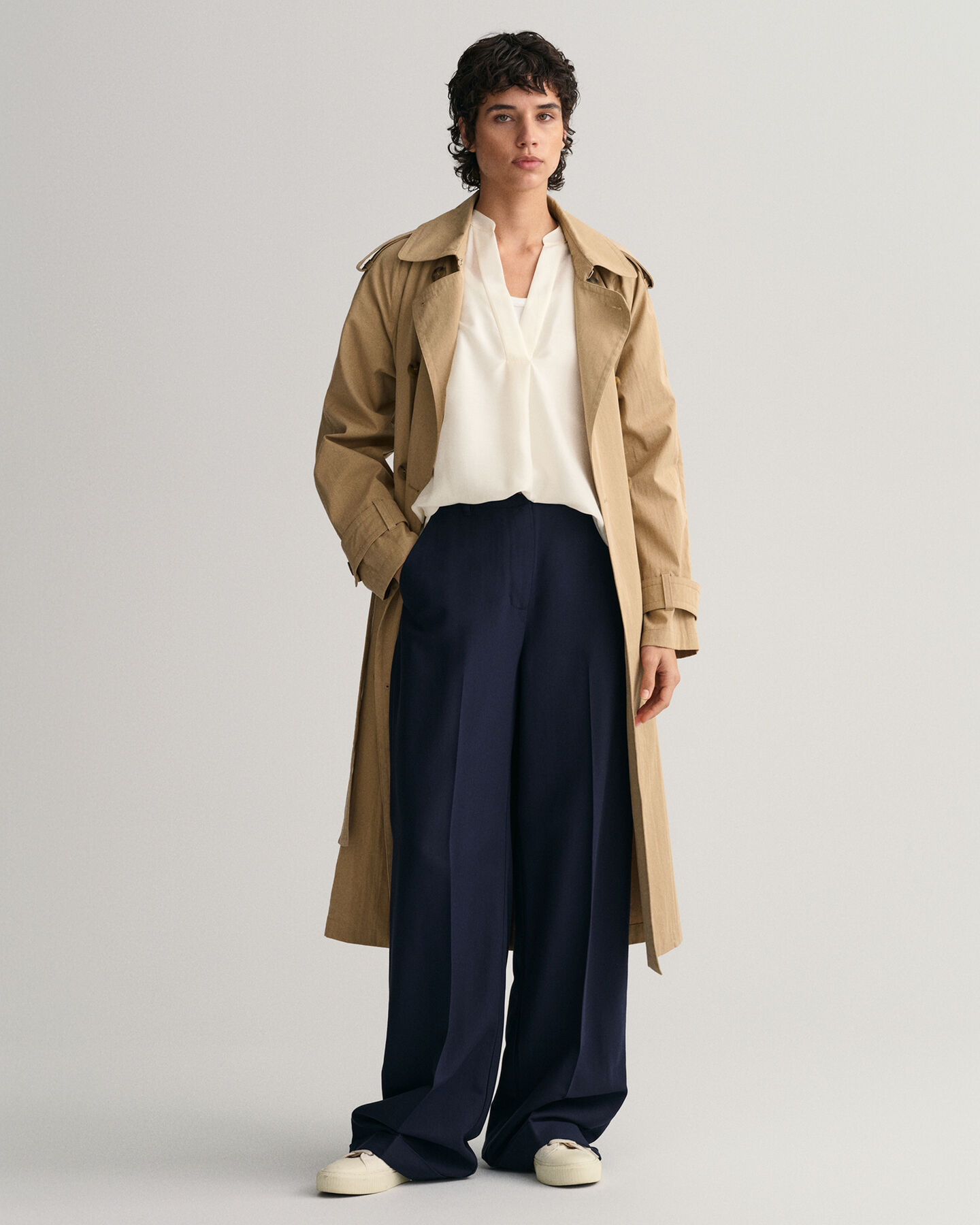 Ærmeløs bluse med stående krave