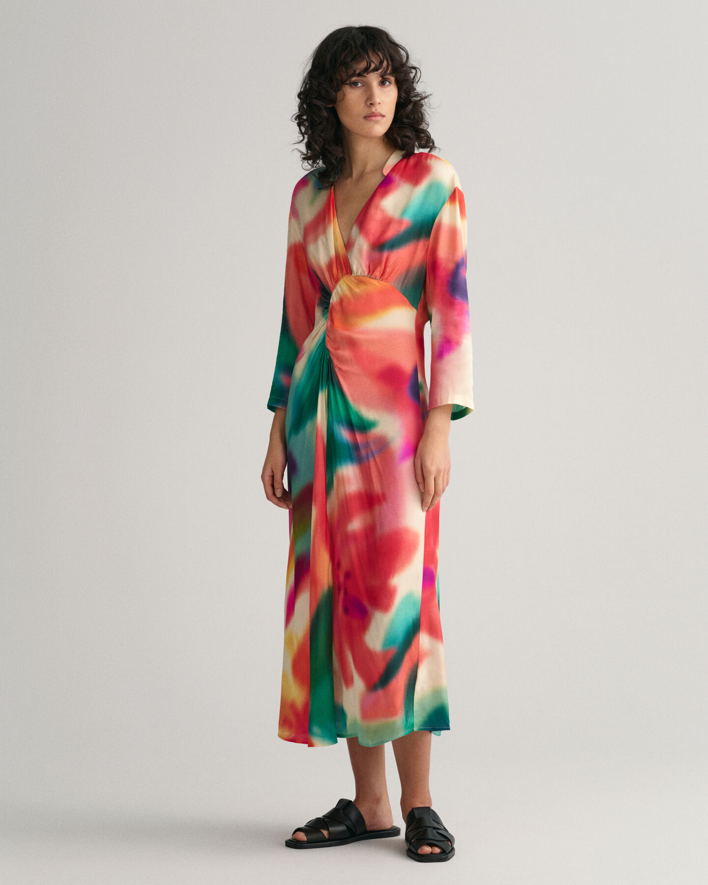 Kjole med rynker og blomstertryk