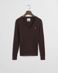 Kabelstrikket sweater af strækbomuld med V-hals