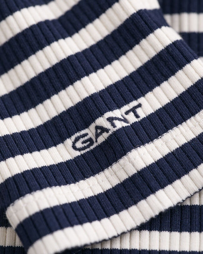 Stribet ribstrikket langærmet top med rullekrave