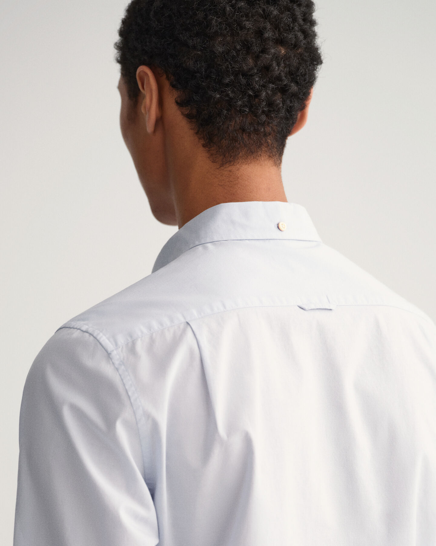 Slim fit tætvævet skjorte