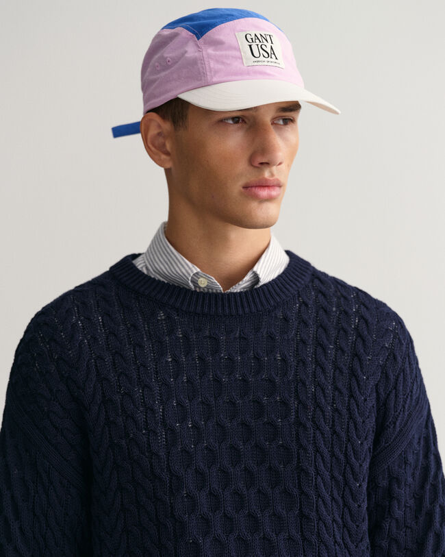 Crewneck sweater af bomuld med kabelstrik