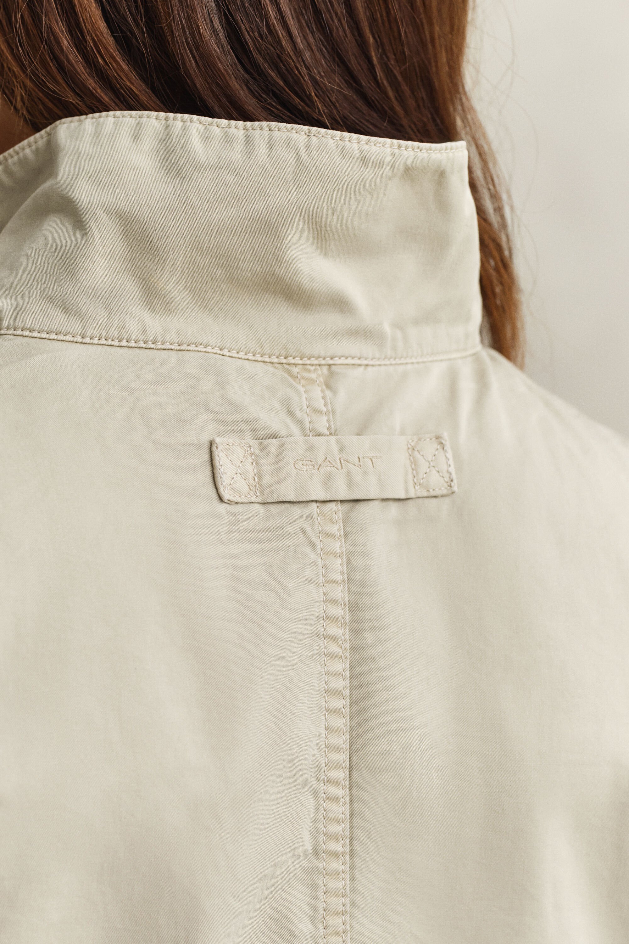 Feltjakke med bælte