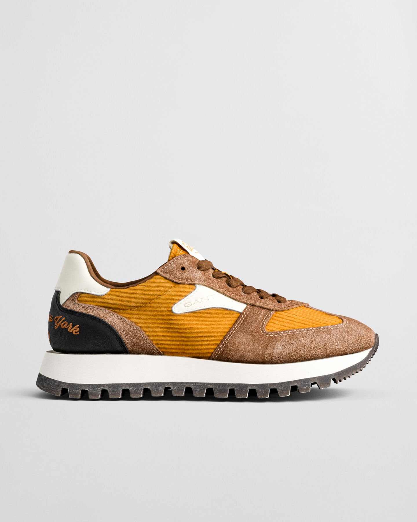 Caffay sneakers af ruskind og jernbanefl&oslash;jl