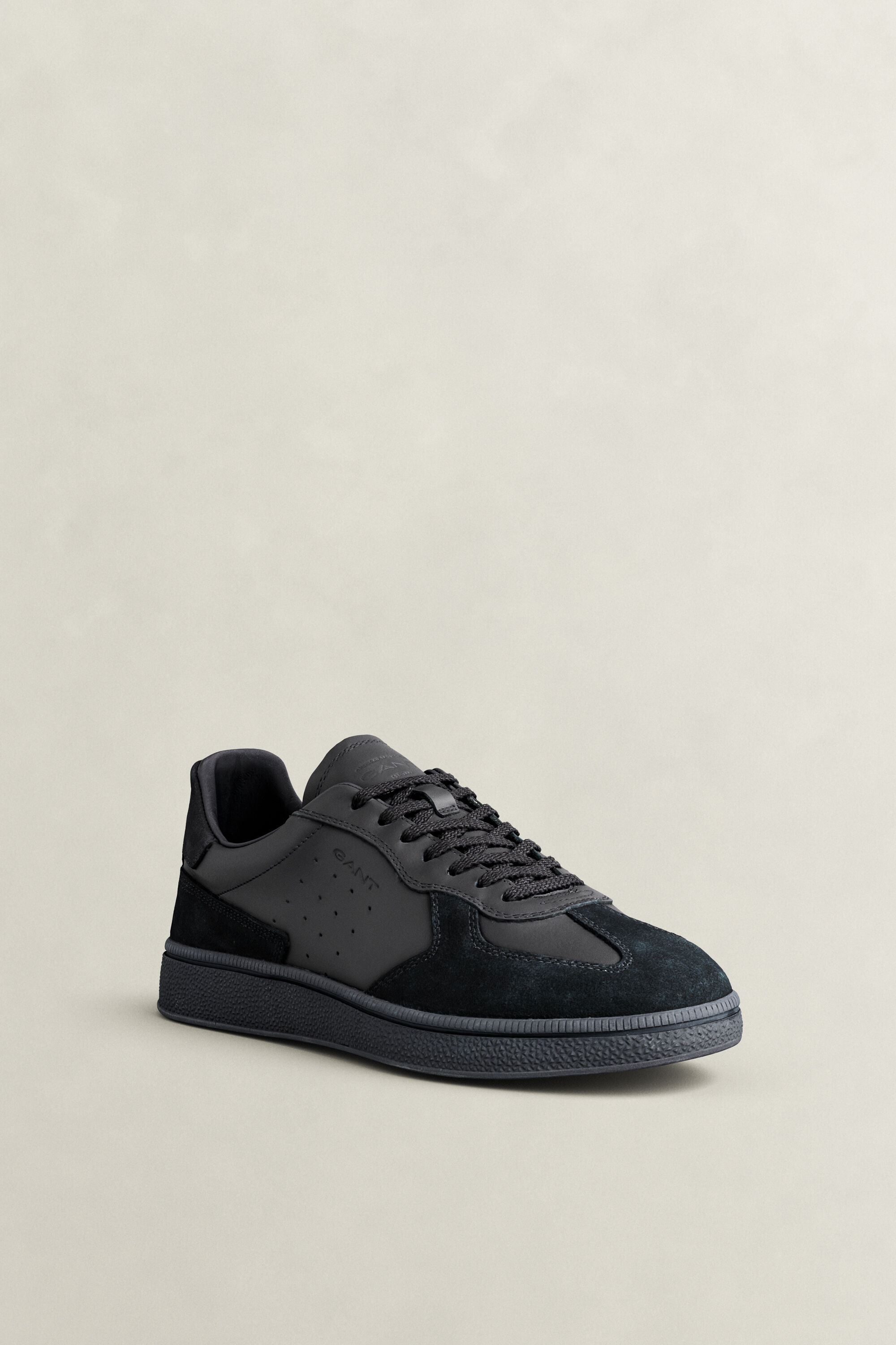 Cuzmo sneakers i læder og ruskind