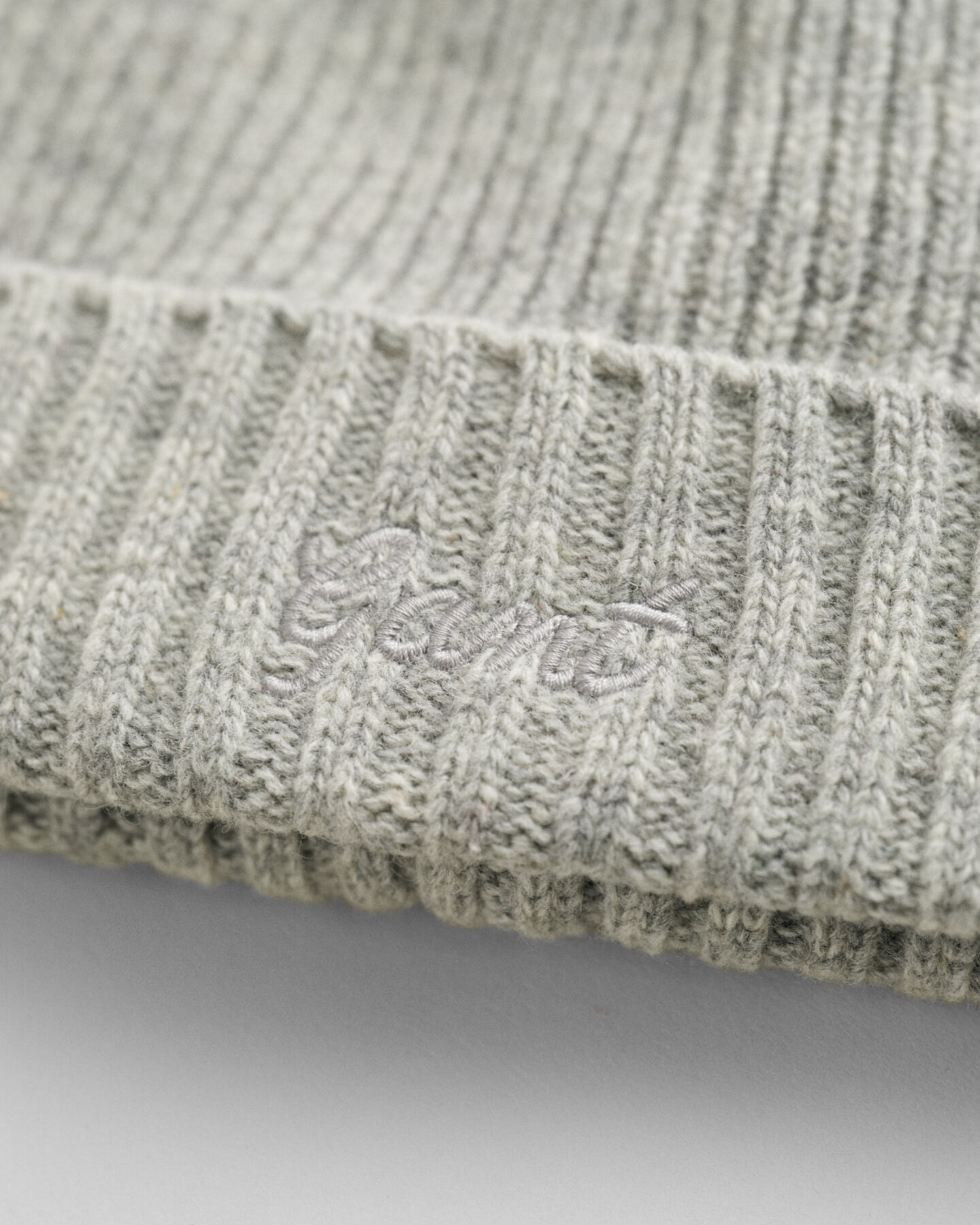 Script Graphic gavesæt med beanie og halstørklæde