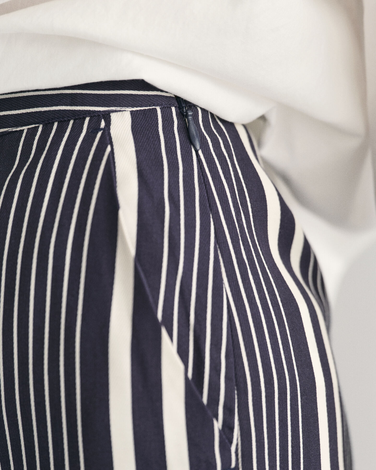 Regular fit stribede bukser med brede ben og tryk