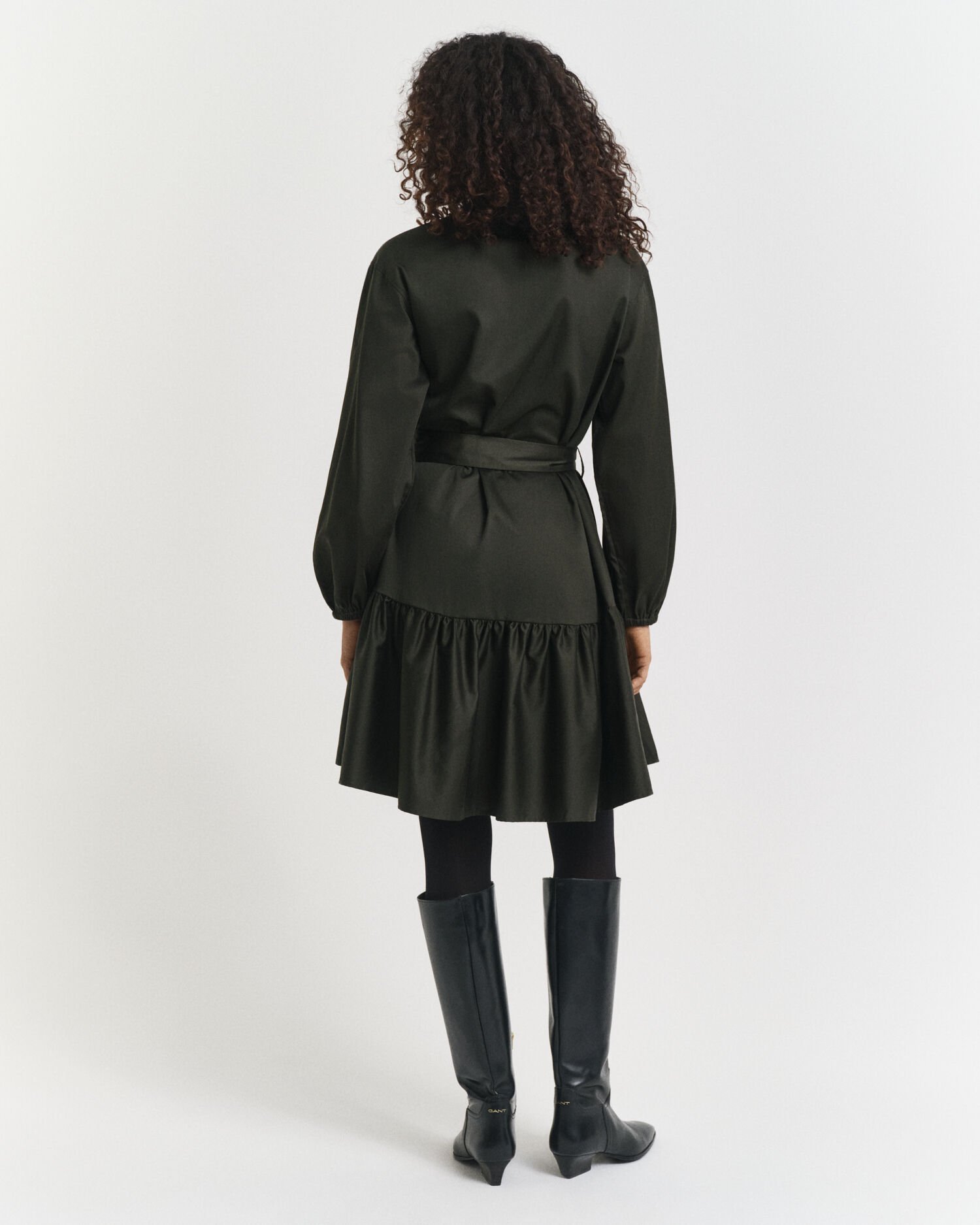 Kjole i bomuldssatin med lange ærmer