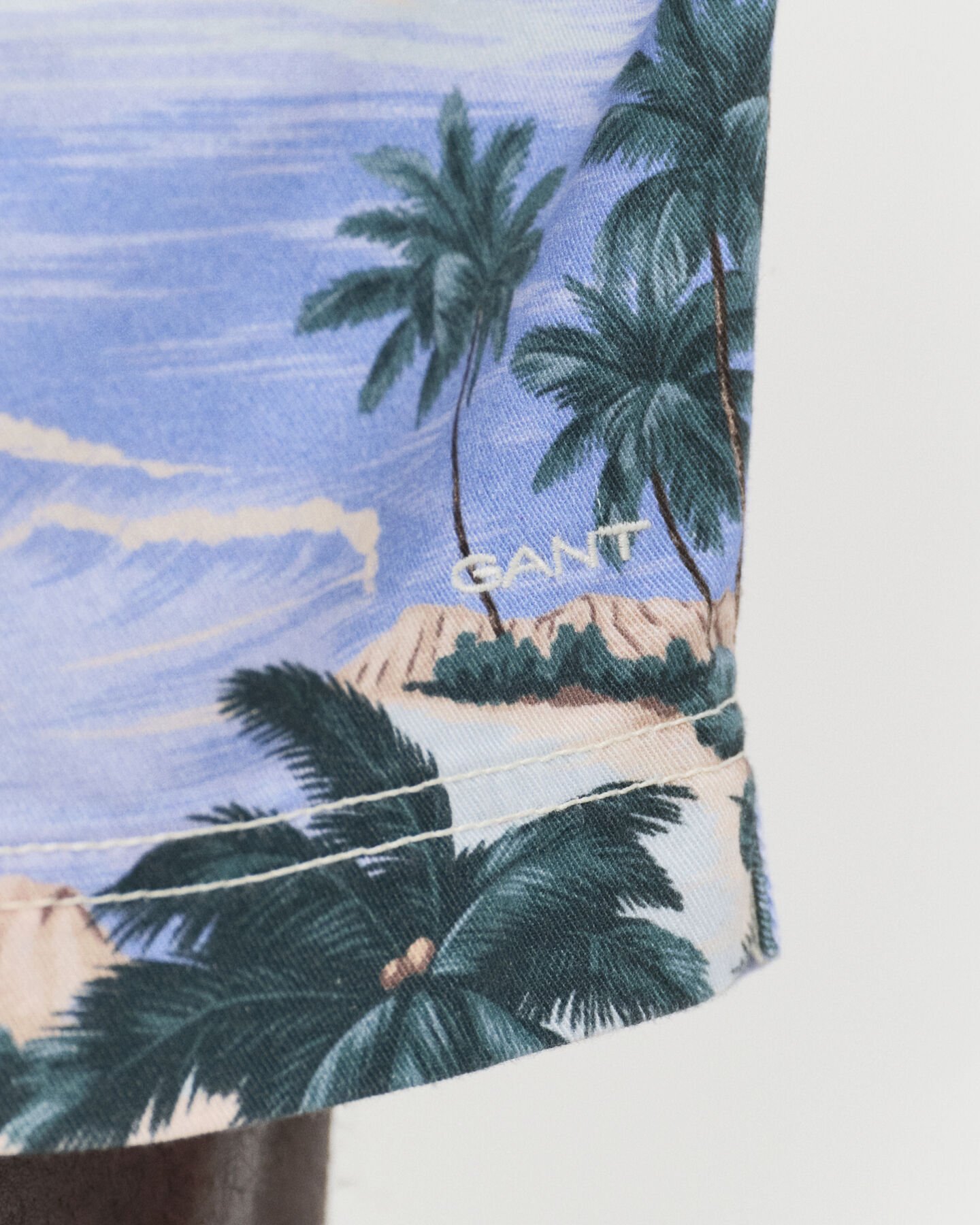 Regular fit shorts med tryk og løbesnor